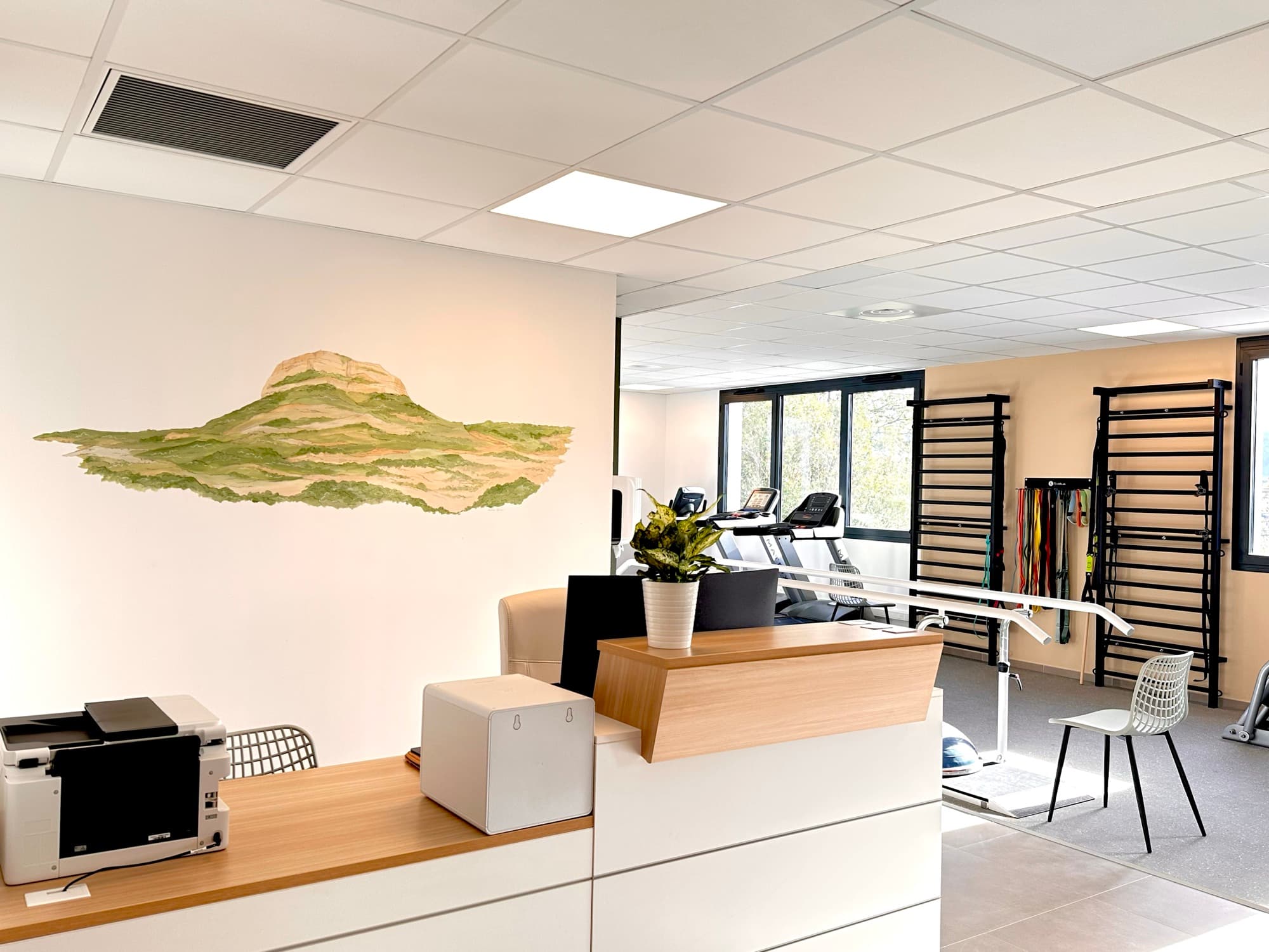 Salle de réentraînement du pôle de kinésithérapie